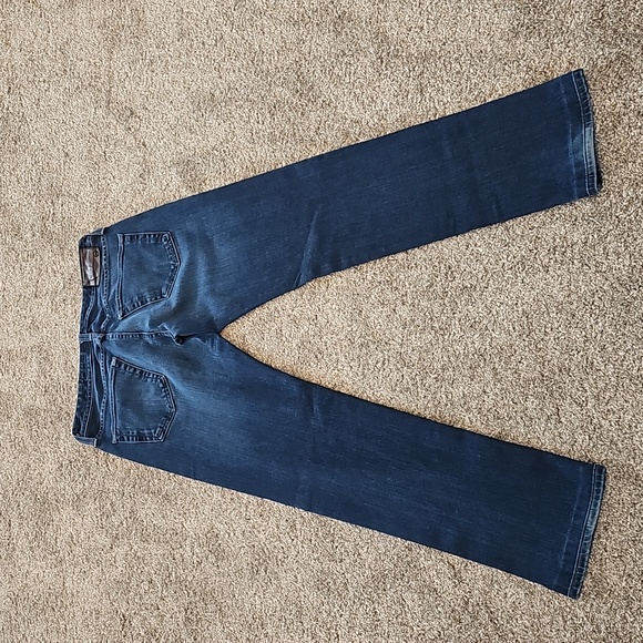 AG Telus modern slim jean in 360° degree stretch. Size 32. 32 inseam. - Picture 2 of 9